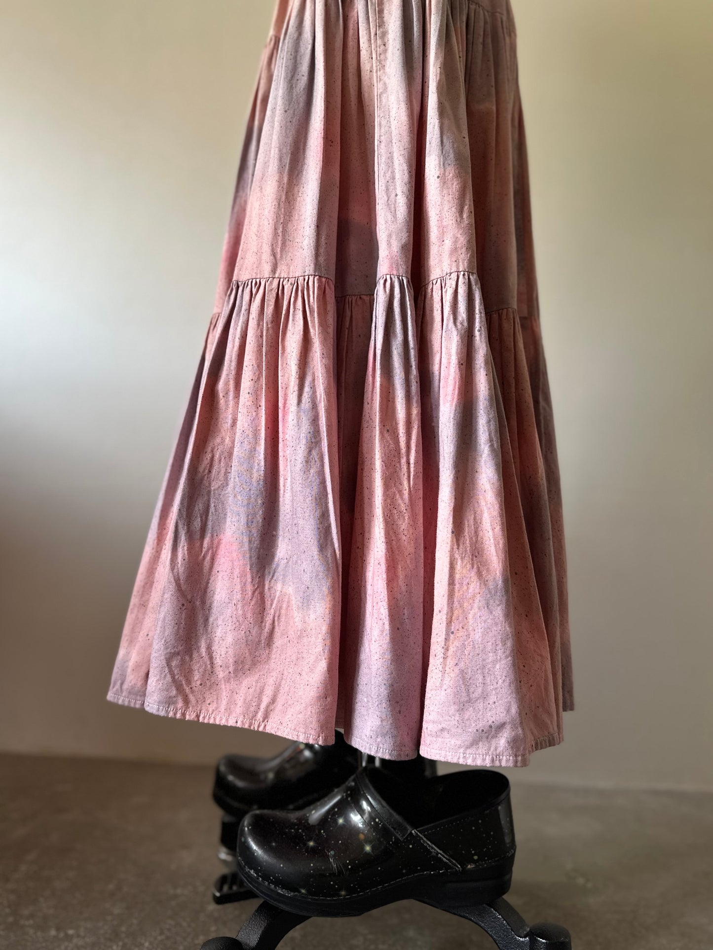 pale gradation tiered skirt