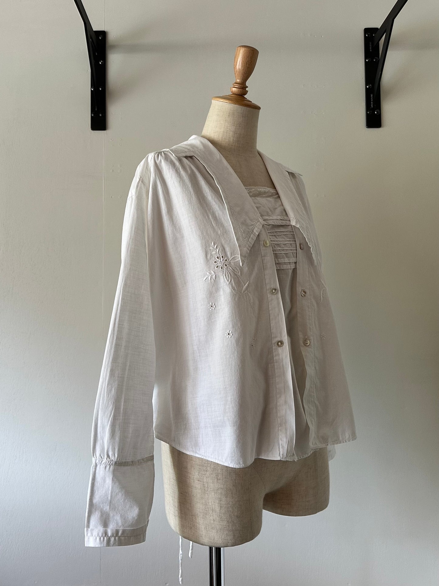 embroidery lace blouse