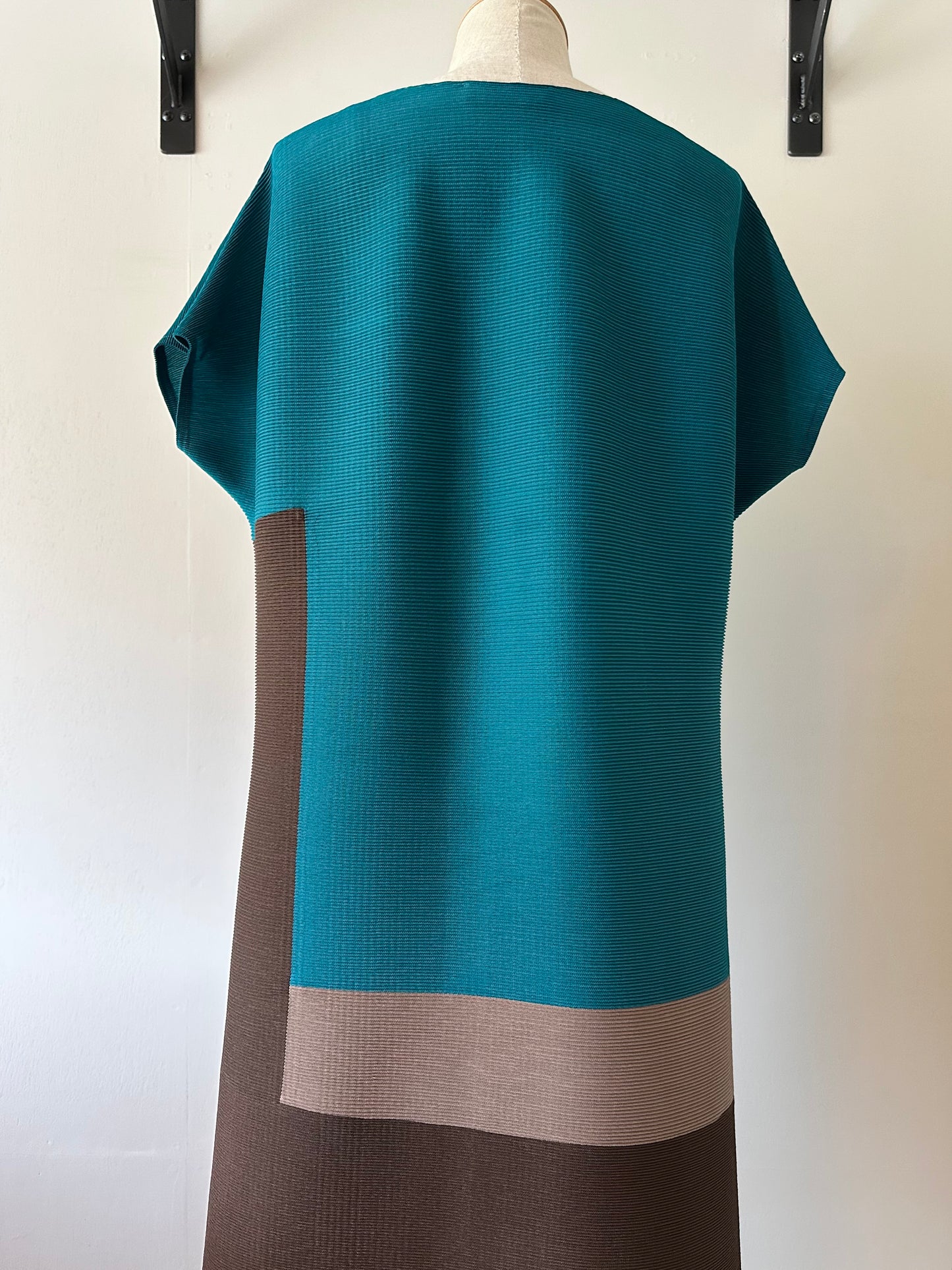color block pleats dress