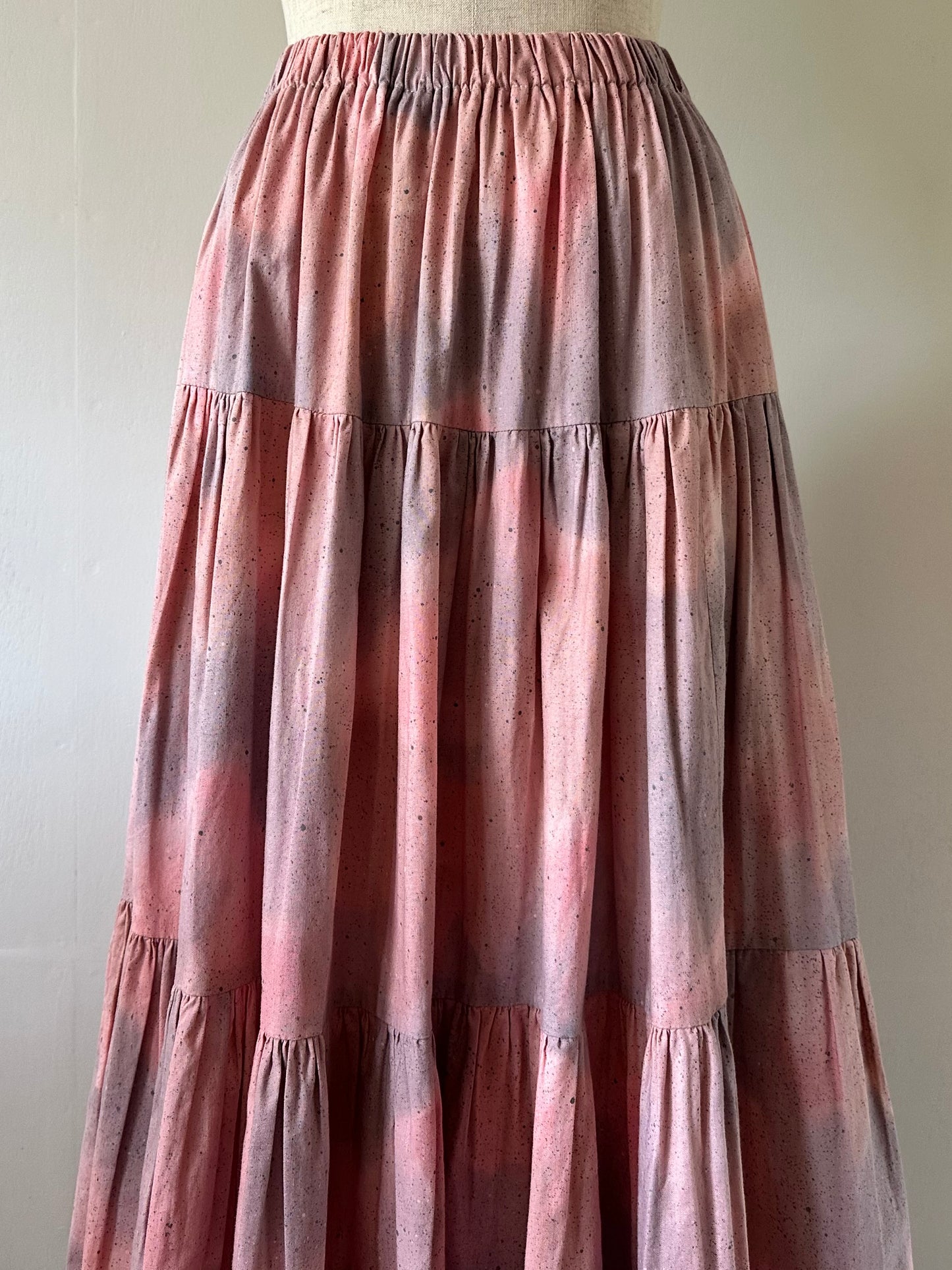 pale gradation tiered skirt