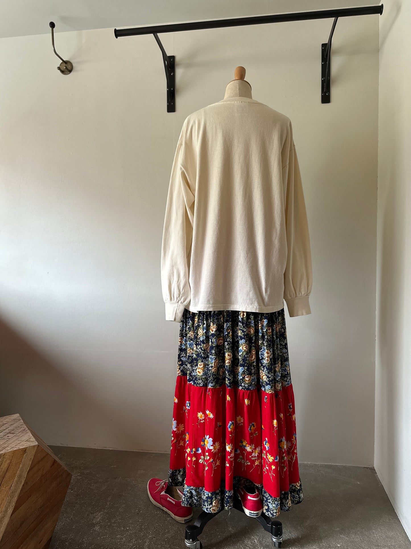 horse embroidery long sleeve T-shirt