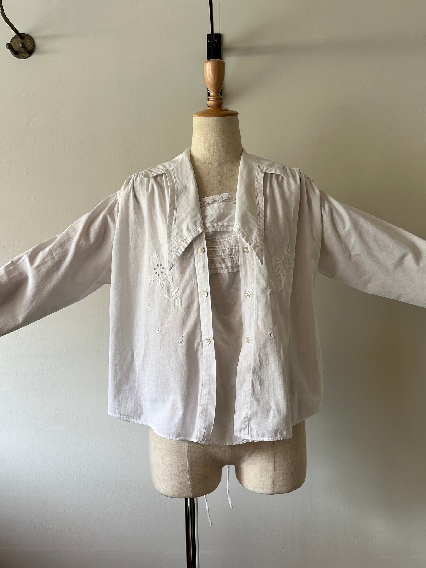 embroidery lace blouse