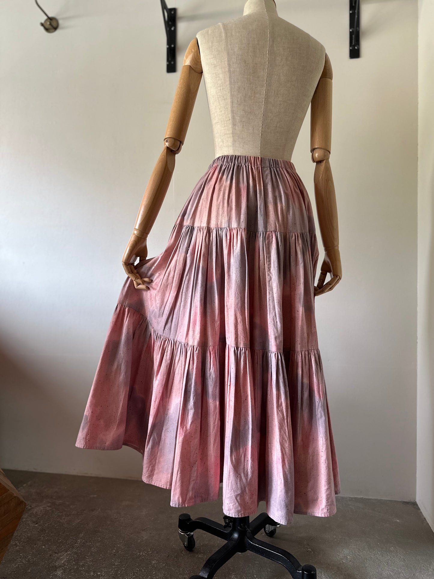 pale gradation tiered skirt