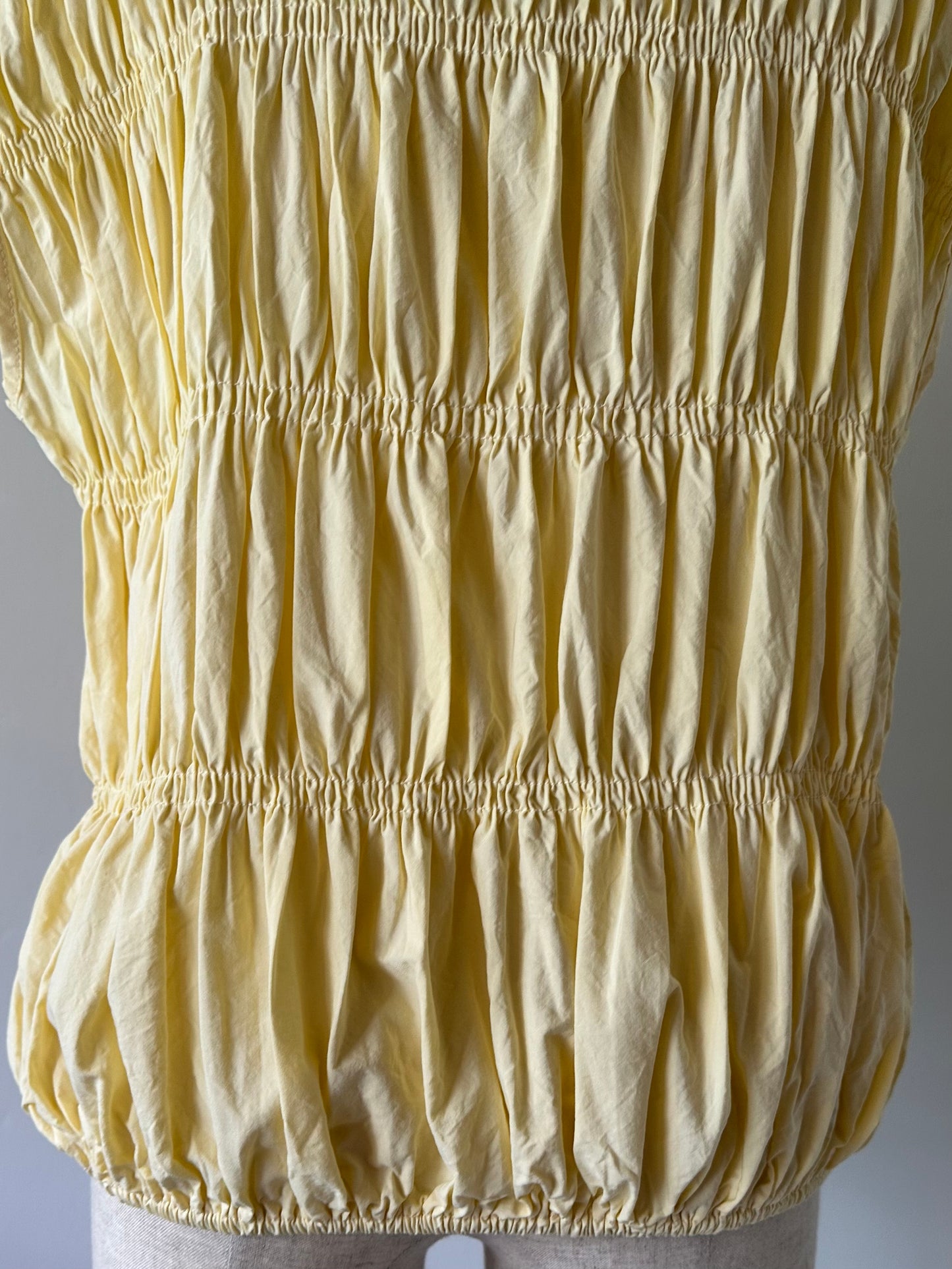 sleeveless shirring tops