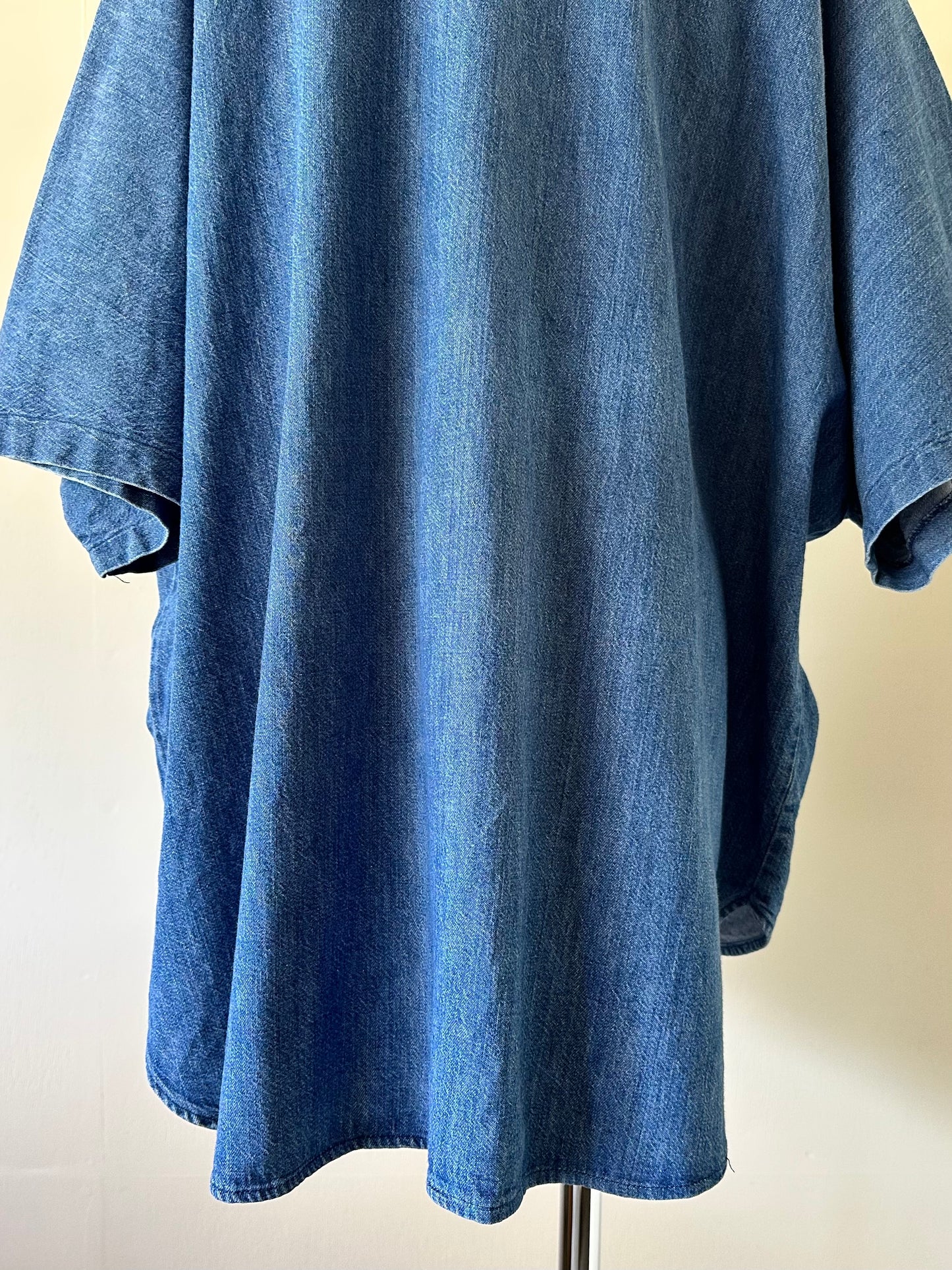 wide silhouette denim shirt