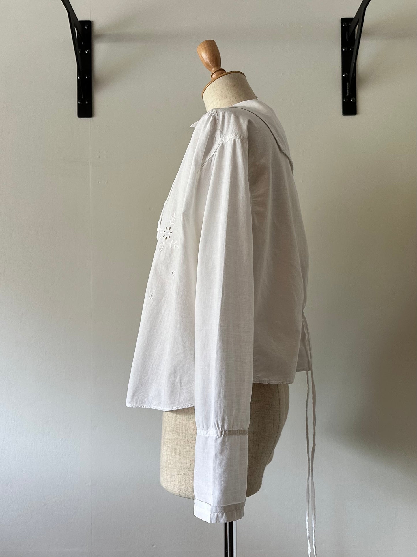 embroidery lace blouse