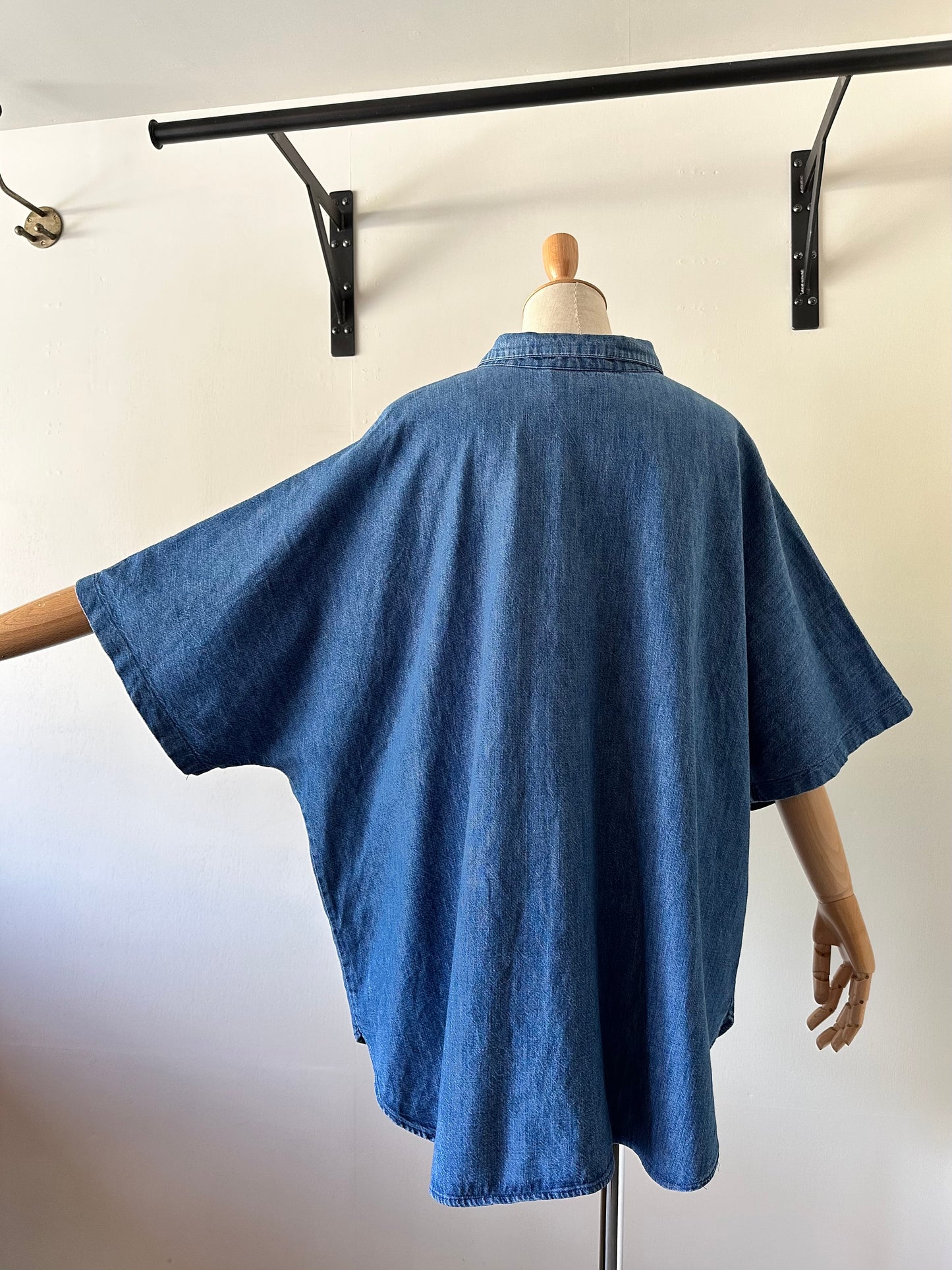 wide silhouette denim shirt