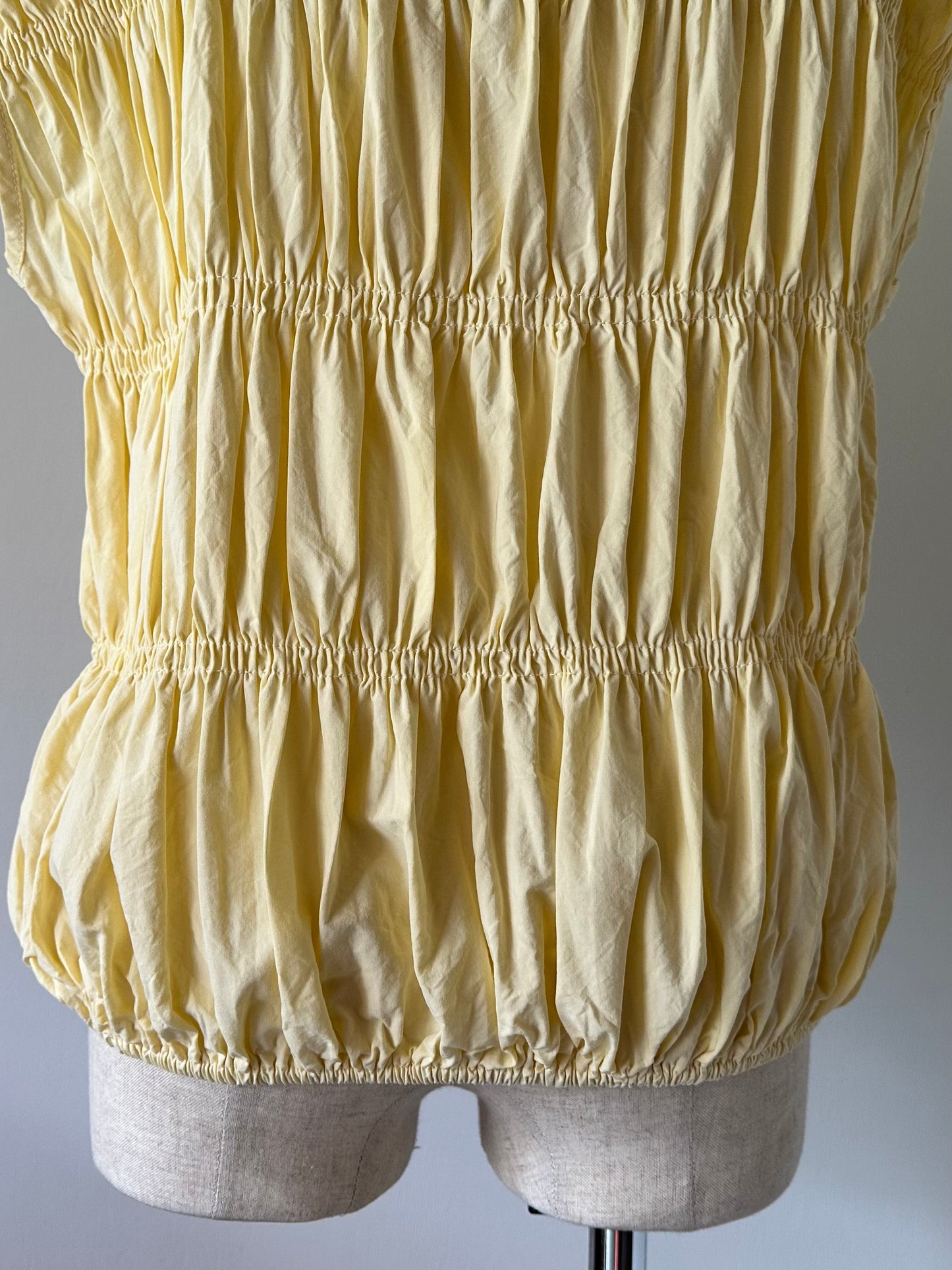 sleeveless shirring tops