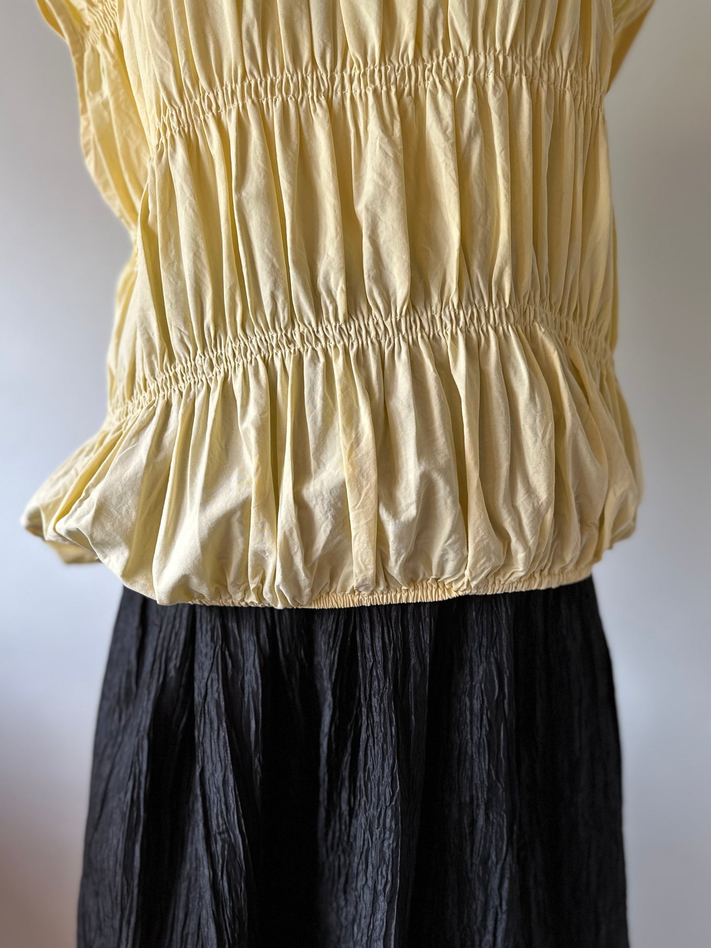sleeveless shirring tops