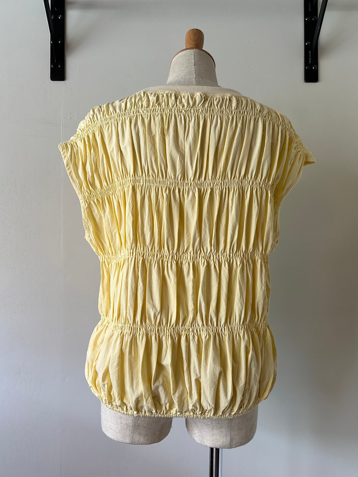sleeveless shirring tops