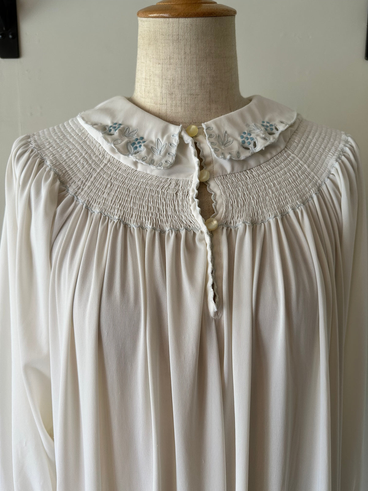 embroidery collar night dress