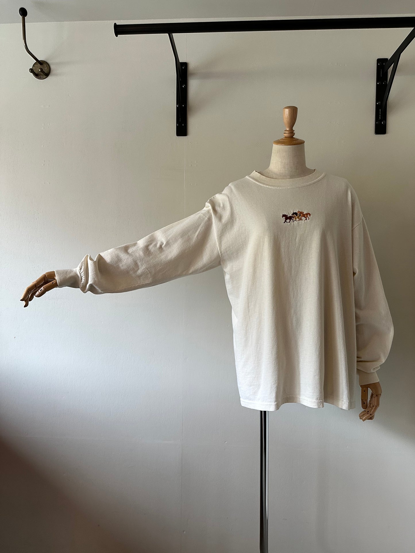horse embroidery long sleeve T-shirt