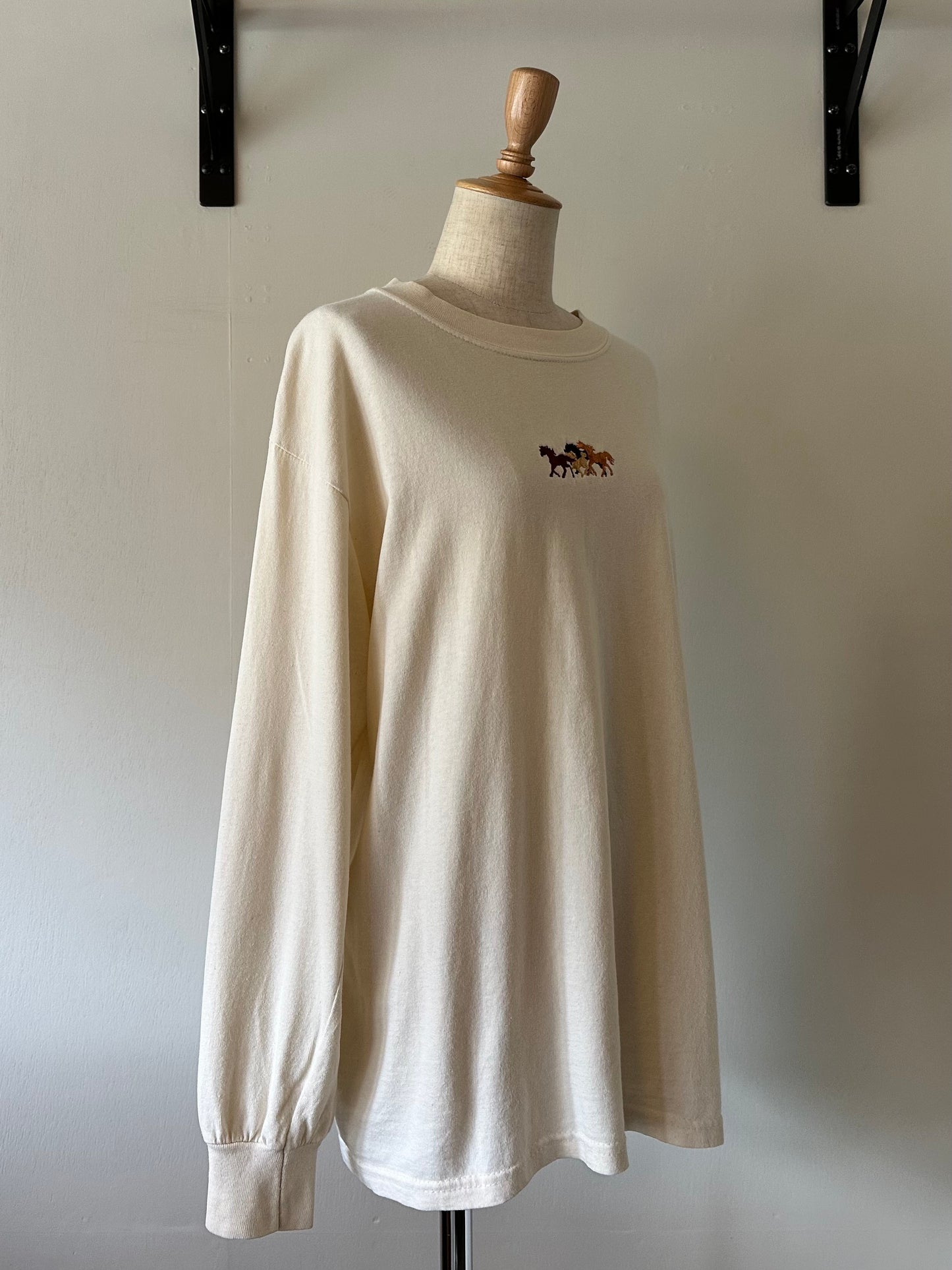 horse embroidery long sleeve T-shirt