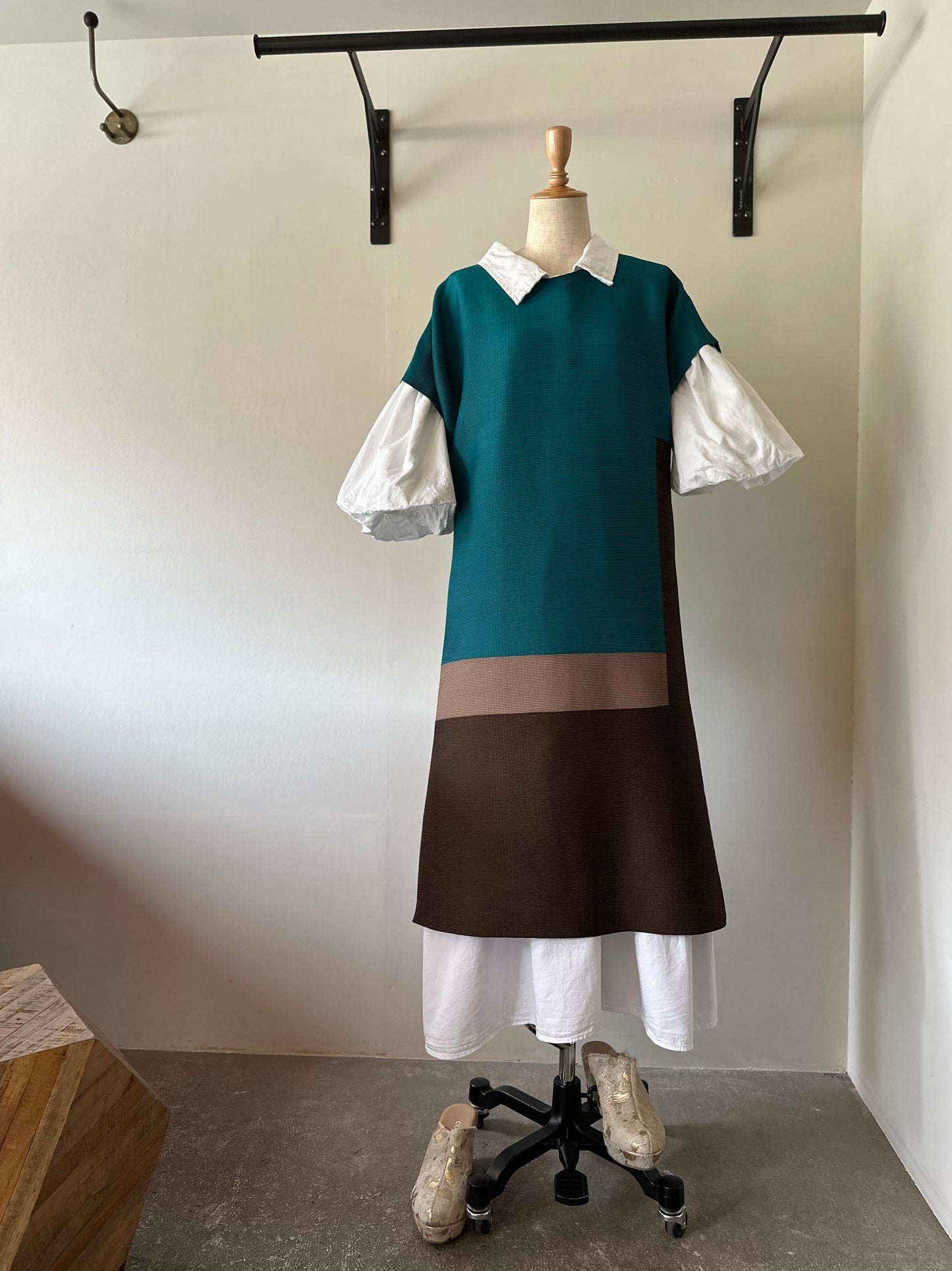 color block pleats dress