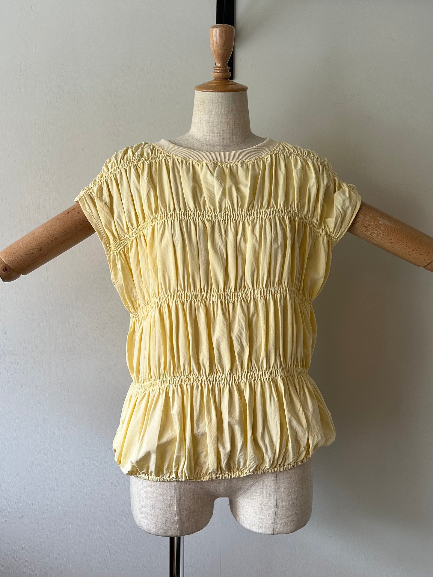sleeveless shirring tops